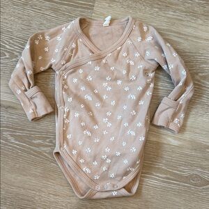 Quincy Mae Floral Bodysuit Size 3-6 Months